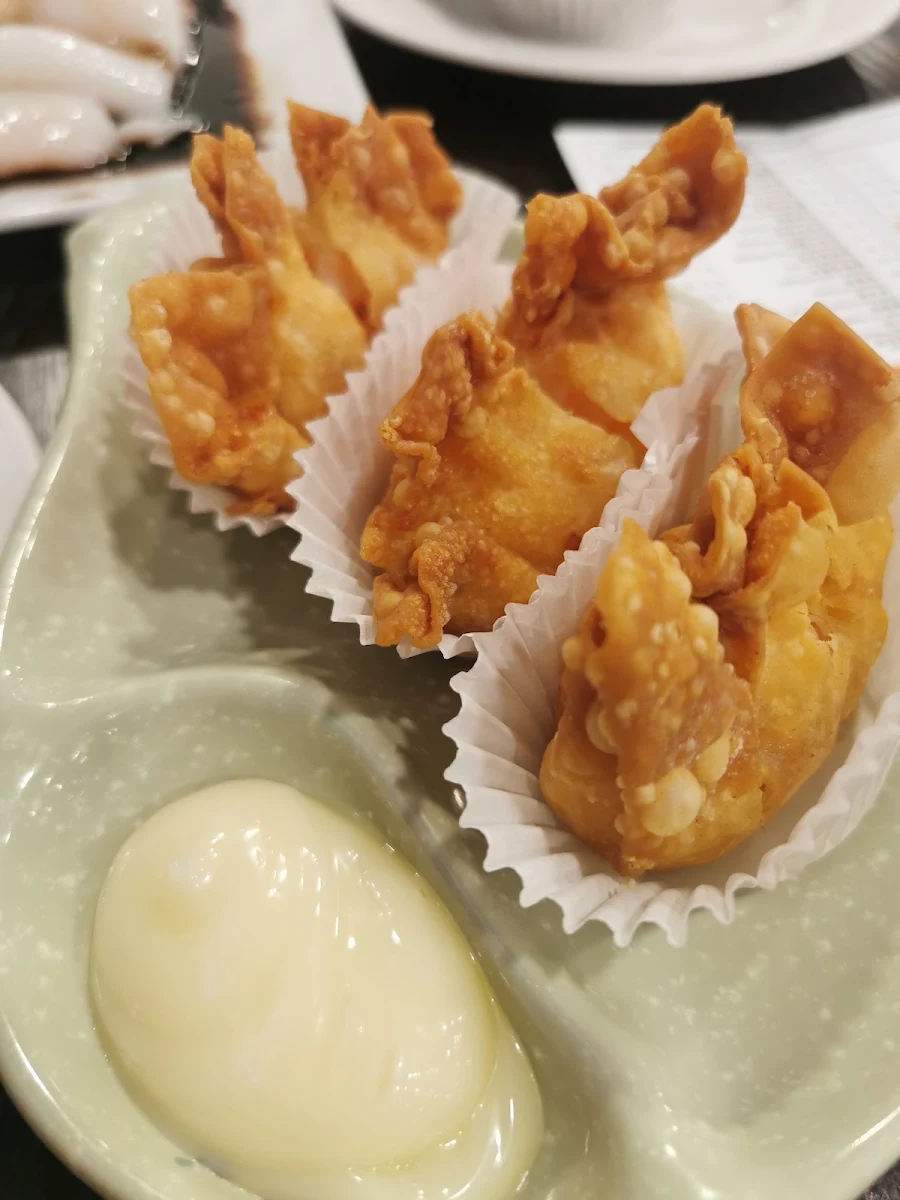 Shark Fin Pork Dumplings 魚翅餃